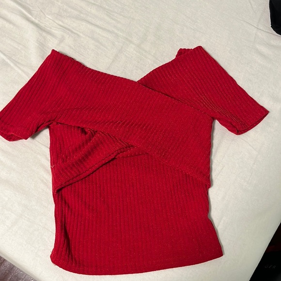 Red top - Picture 1 of 1